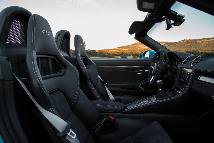 Интерьер Porsche 718 Boxster GTS (982) 2017 года  (WW) (фото 20 из 50)